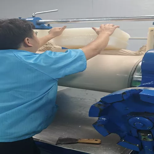 Dentro de una fábrica de silicona de 22 años en China: la vida cotidiana del taller de mezcla que determina la calidad del producto
